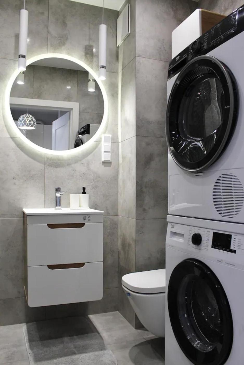 Luxapartmentwarszawa Z Bezplatnym Podziemnym Parkingem Leilighet Warszawa